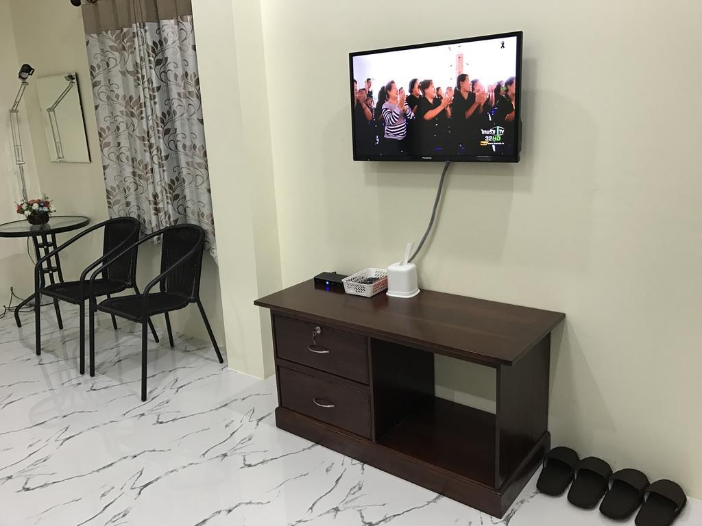 Reun Pon Aek Hotel Чианг Рай Екстериор снимка