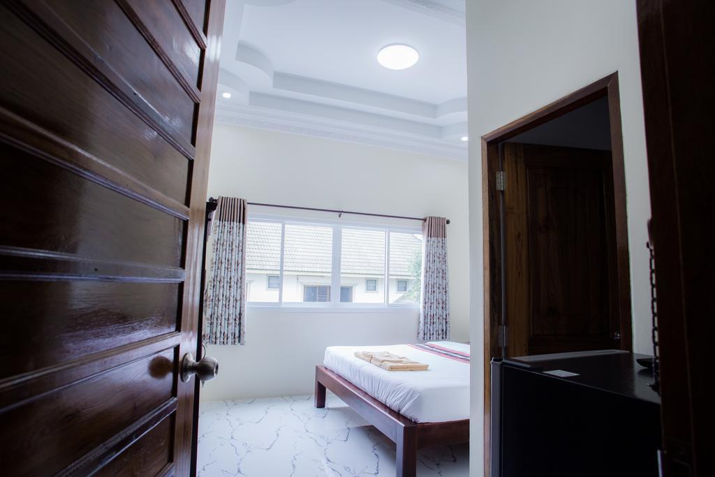 Reun Pon Aek Hotel Чианг Рай Екстериор снимка