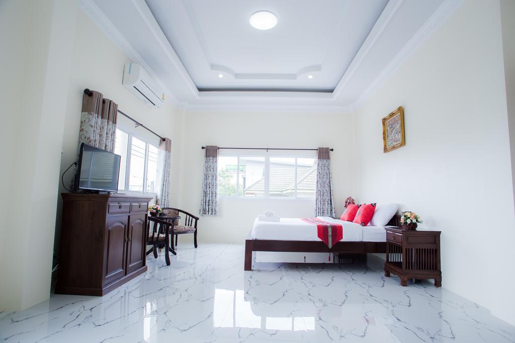 Reun Pon Aek Hotel Чианг Рай Екстериор снимка