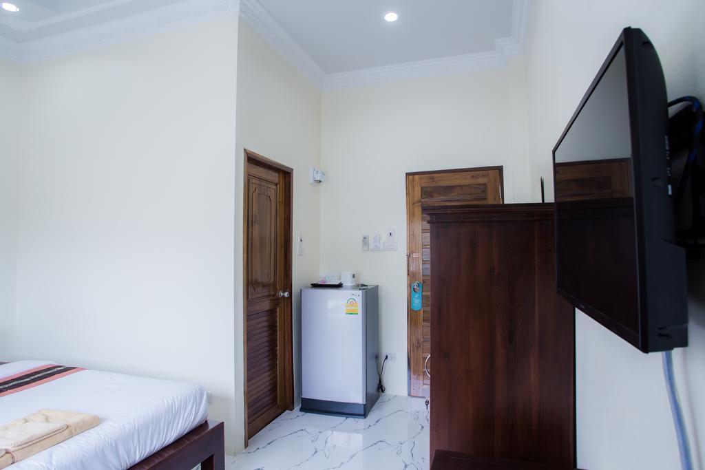 Reun Pon Aek Hotel Чианг Рай Екстериор снимка