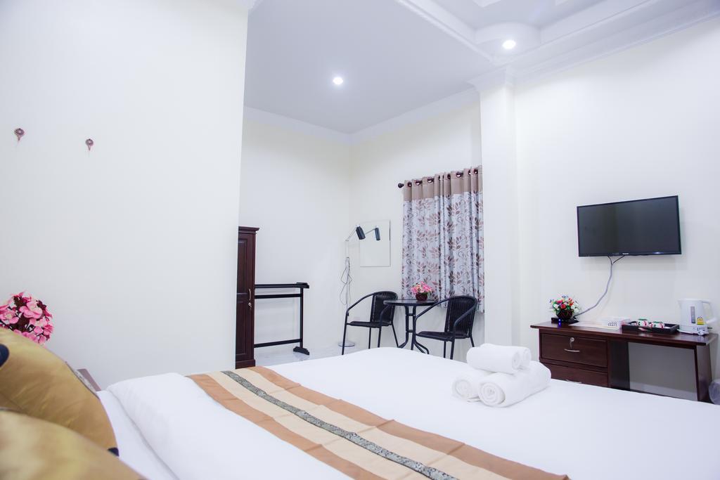 Reun Pon Aek Hotel Чианг Рай Екстериор снимка