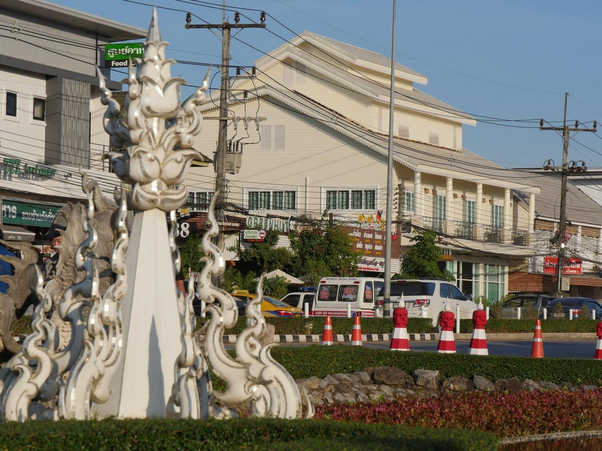 Reun Pon Aek Hotel Чианг Рай Екстериор снимка