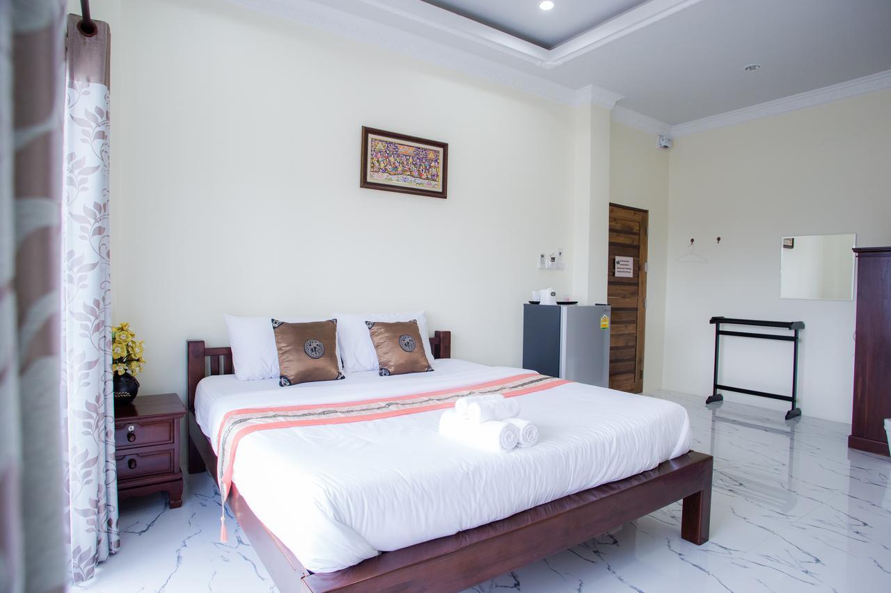Reun Pon Aek Hotel Чианг Рай Екстериор снимка