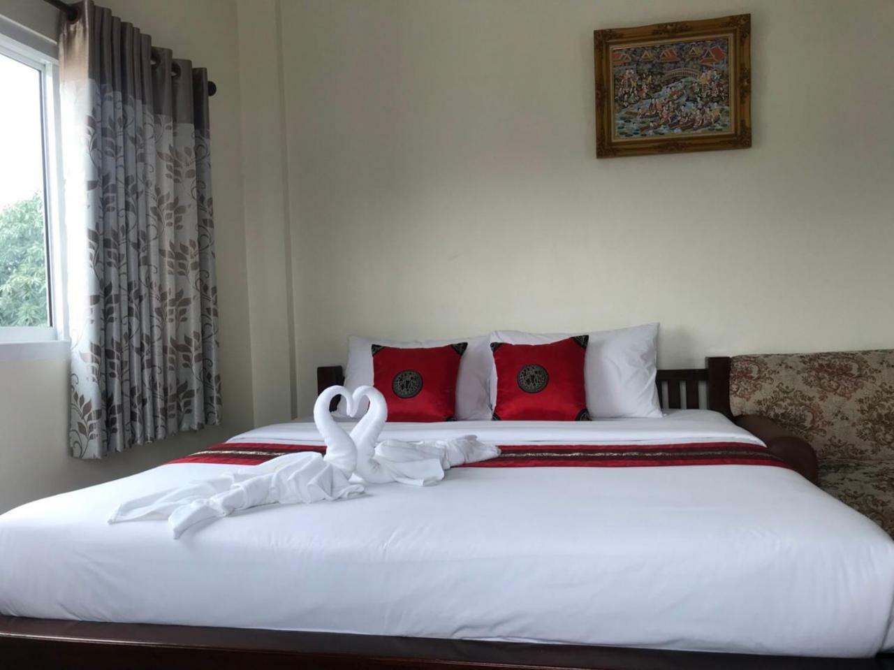 Reun Pon Aek Hotel Чианг Рай Екстериор снимка